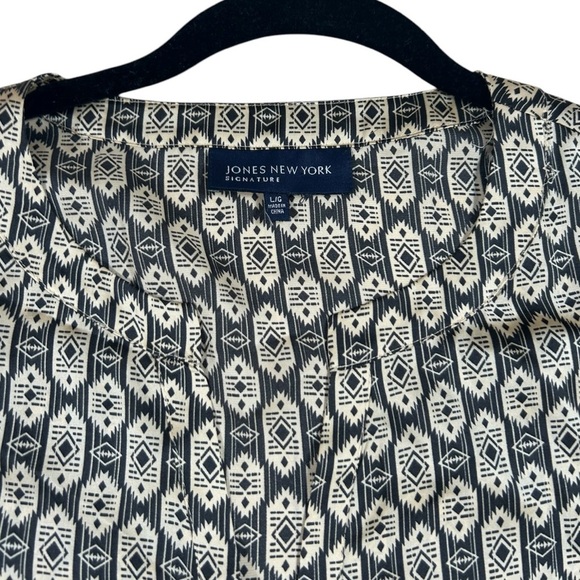 Jones New York Black/Cream Patterned Blouse with Mandarin Collar. Size Large. - Picture 2 of 6